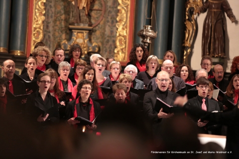 22. Dezember 2013: Paterskirche Kempen, Adventskonzert, Crescendo Chor Krefeld